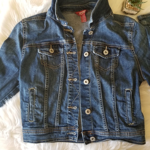 ๐ ARIZONA JEANS Cropped Jean Jacket - Picture 6 of 6